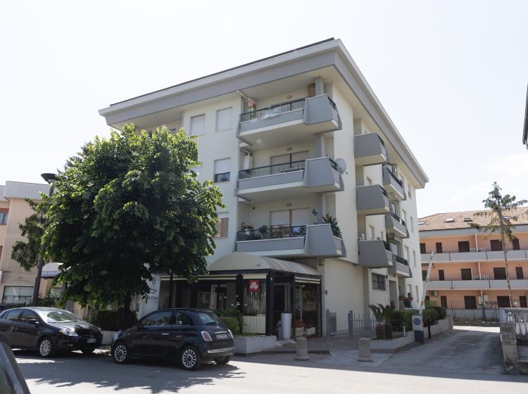 Trilocale in vendita, via Giuseppe Mazzini 108, Zona Mare, Alba Adriatica