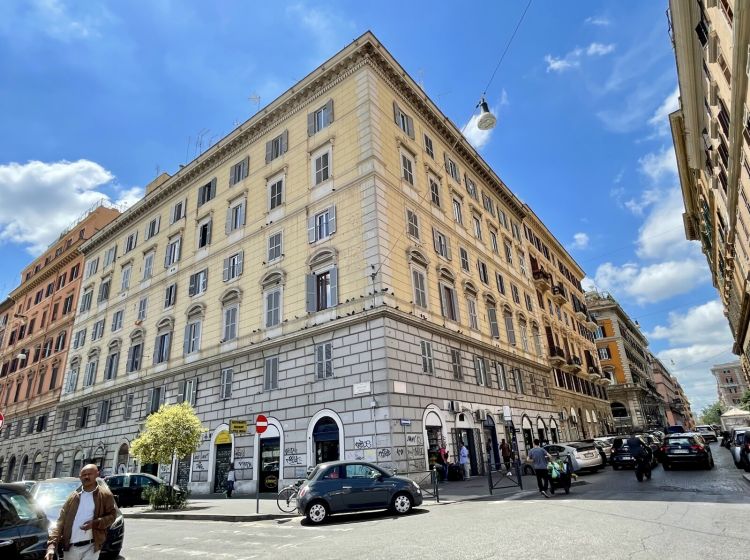 Bilocale in vendita, via Principe Amedeo  307, Centro Storico, Roma