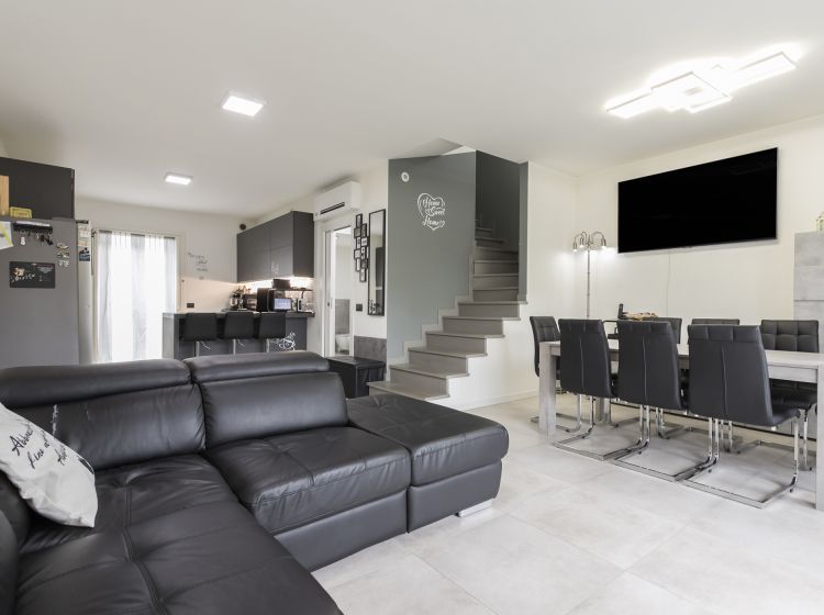 Villa in vendita, via I Maggio  9, Lallio