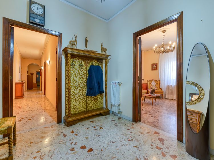 Quadrilocale in vendita, via Roma  25, Poggiomarino
