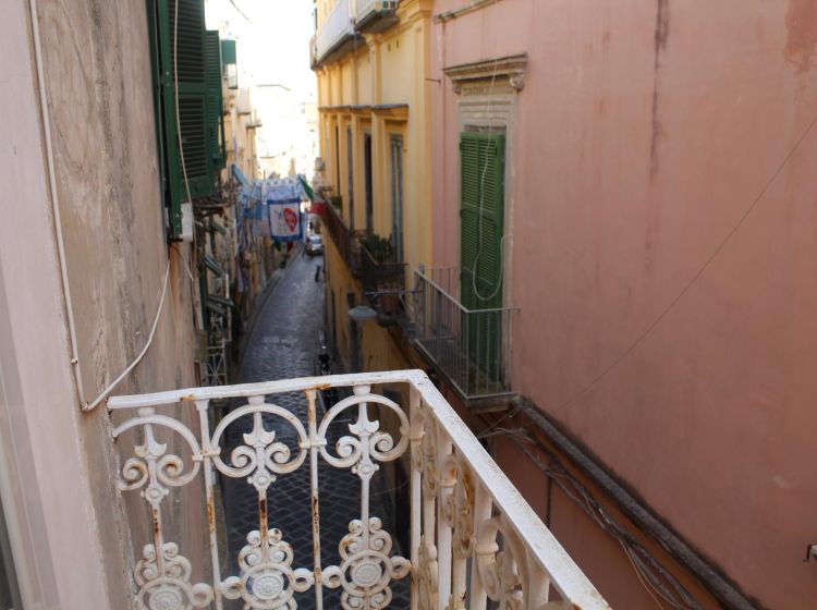 Trilocale in vendita, via Principe Umberto, Procida