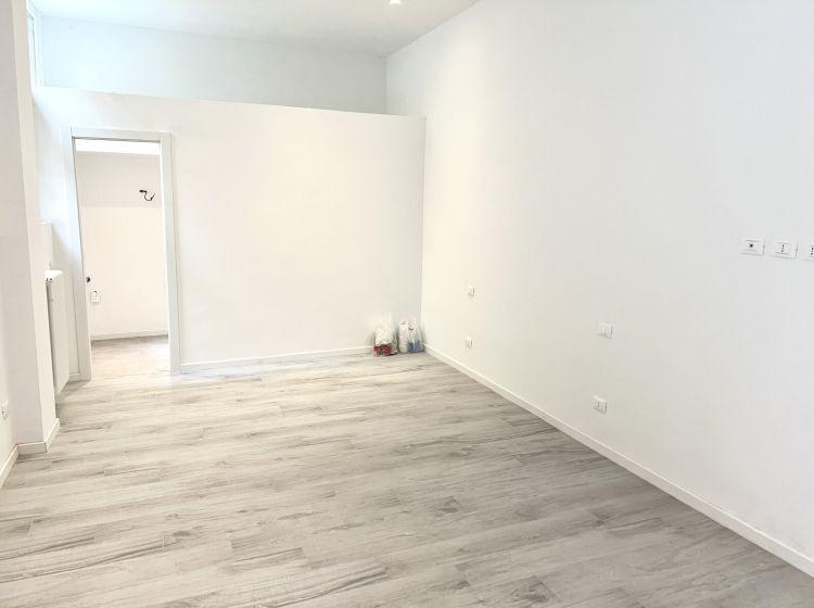 Monolocale in vendita, via Arquà  18, Pasteur, Milano