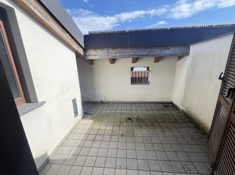 Bilocale in vendita, via Alessandro Manzoni, Gallarate