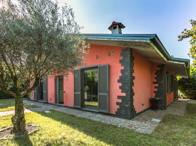 Villa in vendita, via Edmondo de Amicis  2, Bonate Sopra
