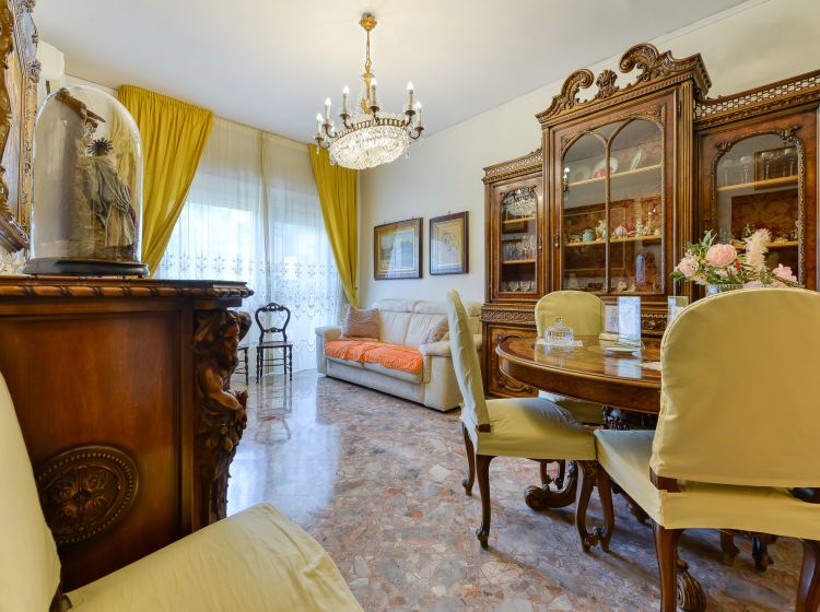 Trilocale in vendita, via Pigna, Vomero, Napoli