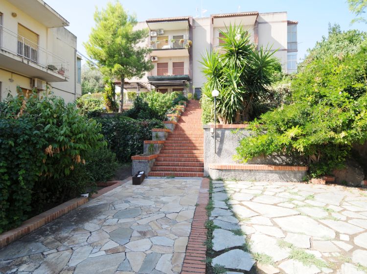 Appartamento in vendita, via Litteri  9, Acitrezza, Aci Castello