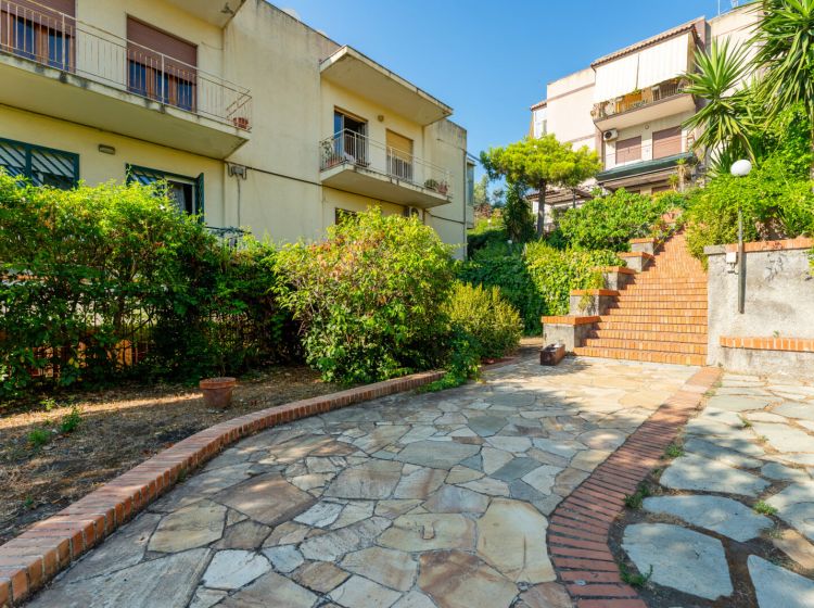 Appartamento in vendita, via Litteri  9, Acitrezza, Aci Castello