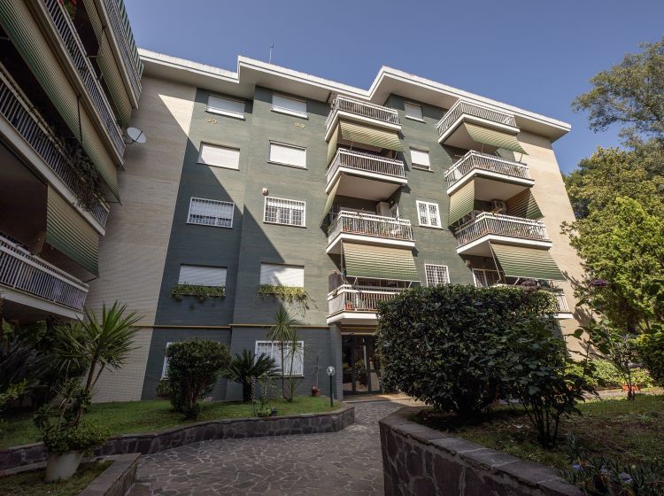 Trilocale in vendita, via Camillo Iacobini  185, Nuovo Salario, Roma