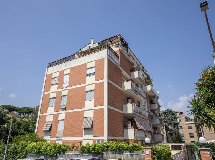 Attico in vendita, via Riccardo Bianchi  3, Portuense, Roma