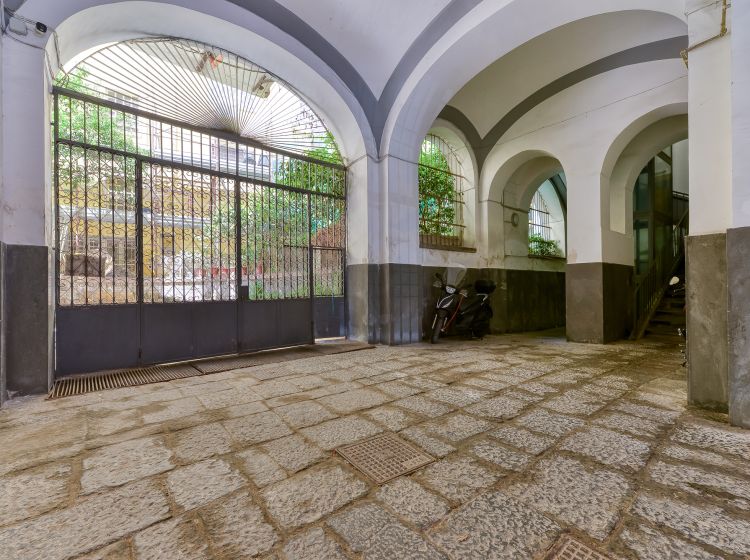 Appartamento in vendita, via Giordano Bruno, Chiaia, Napoli