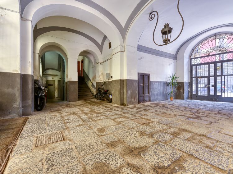 Appartamento in vendita, via Giordano Bruno, Chiaia, Napoli