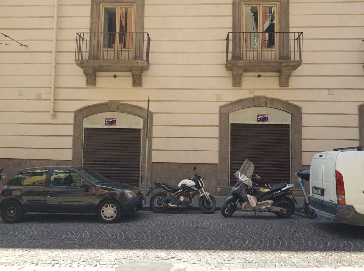 Negozio in vendita, via Sant'Anna dei Lombardi, Centro, Napoli