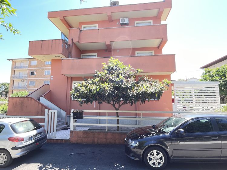 Trilocale in vendita, via Palmiro Togliatti  6, San Martino, Nereto