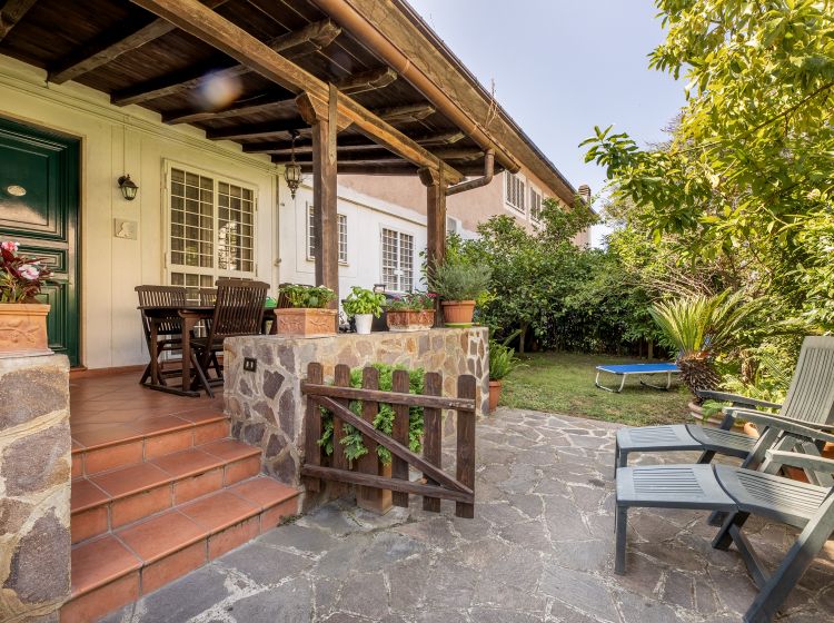 Trilocale in vendita, via di Macchia Saponara  236, Casal Palocco, Roma