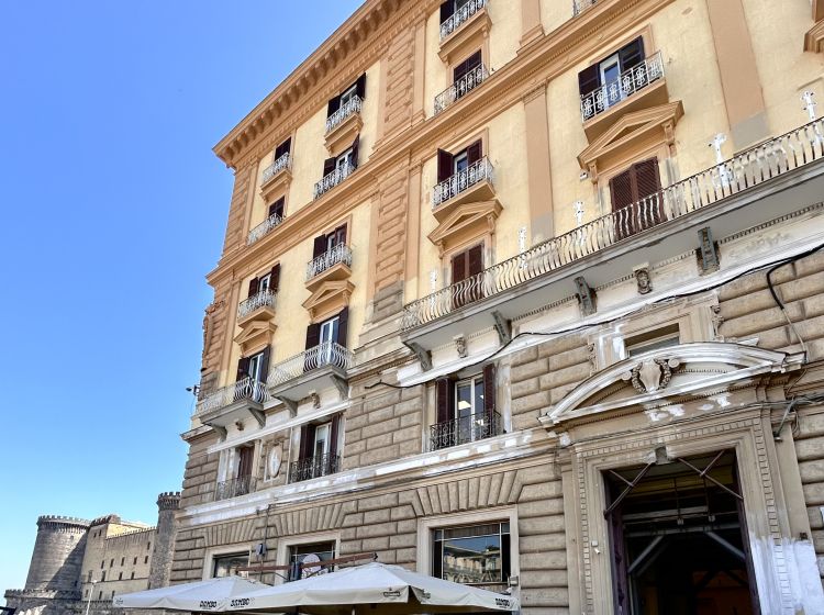 Negozio in vendita, via Giuseppe Pisanelli, Centro, Napoli