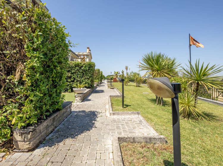 Bilocale in vendita, via di Marco Simone  80, Marco Simone, Guidonia Montecelio