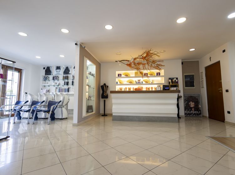 Negozio in vendita, viale dei Bizantini  75, Sala, Catanzaro