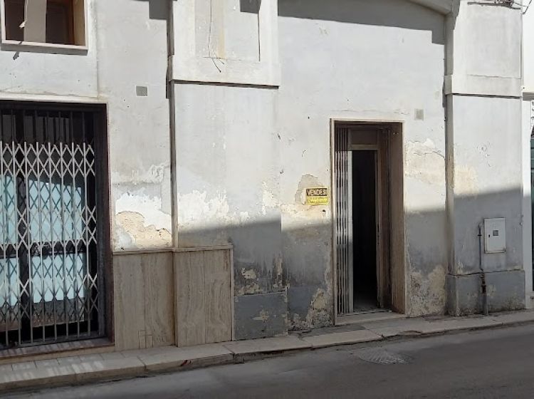 Negozio in vendita, via Cesare Battisti 12, Carmiano