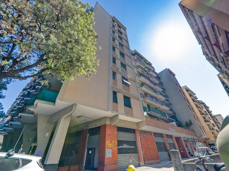 Negozio in vendita, via Giacomo Soliman  58 R, Sestri Ponente, Genova