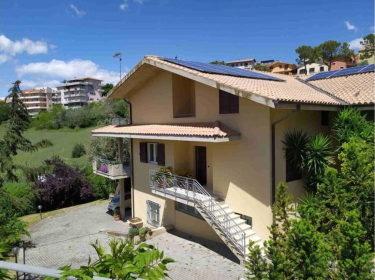 Villa in vendita, via delle Maggiolate 12, Casoli