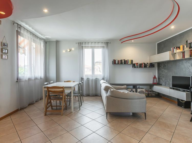 Trilocale in vendita, via Ginestre  9, Dalmine