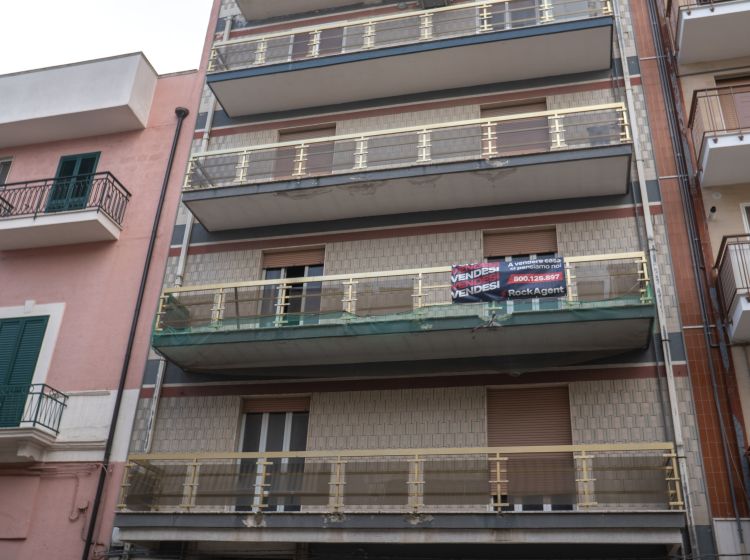 Magazzino o deposito in vendita, via Spinazzola 25, Gravina In Puglia