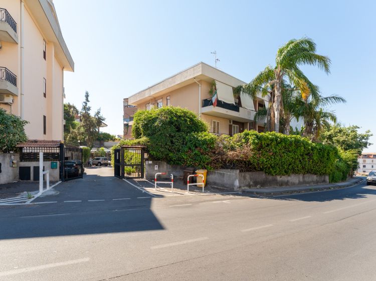 Quadrilocale in affitto, viale dell&#039;Autonomia  76, Gravina Di Catania