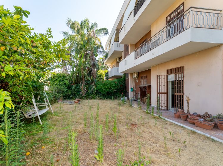 Quadrilocale in affitto, viale dell'Autonomia  76, Gravina Di Catania