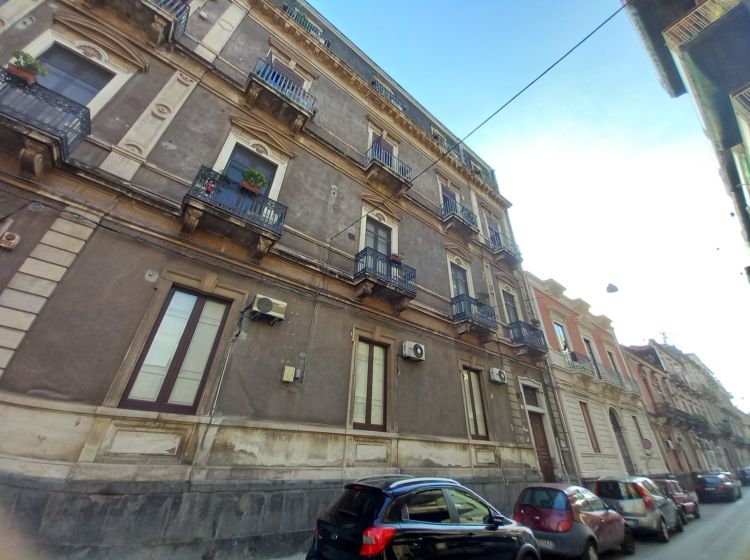 Bilocale in affitto, via Papale 40, Tribunale, Catania