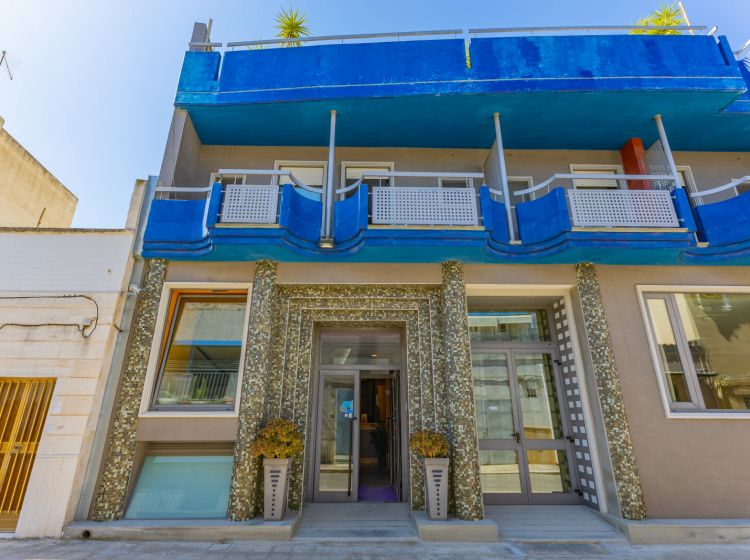 Albergo in vendita, via delle Casupole  6, Trinitapoli