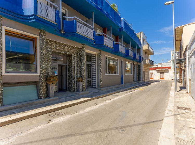 Albergo in vendita, via delle Casupole  6, Trinitapoli