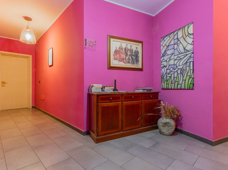 Albergo in vendita, via delle Casupole  6, Trinitapoli