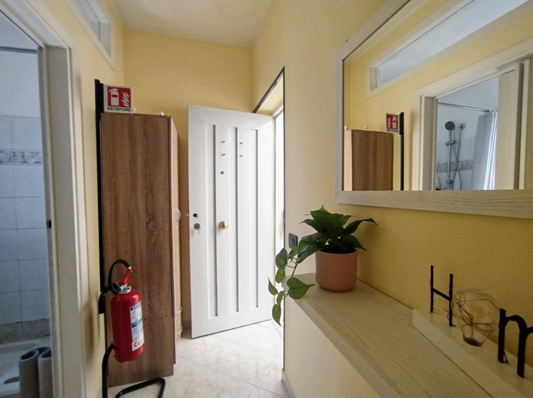 Attività / Licenza in vendita, via Caronda  7, Centro Storico, Catania