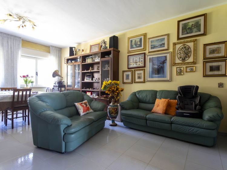Quadrilocale in vendita, via Monsignor Armando Fares  21, Sala, Catanzaro