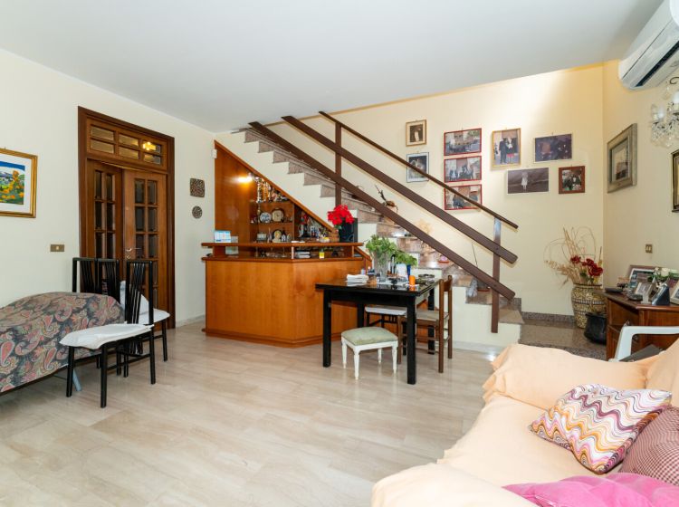 Appartamento in vendita, via Santa Barbara  39, Centro Storico, Catania