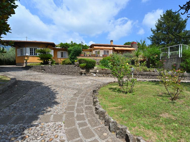 Villa in vendita, via Ariana  151, Velletri