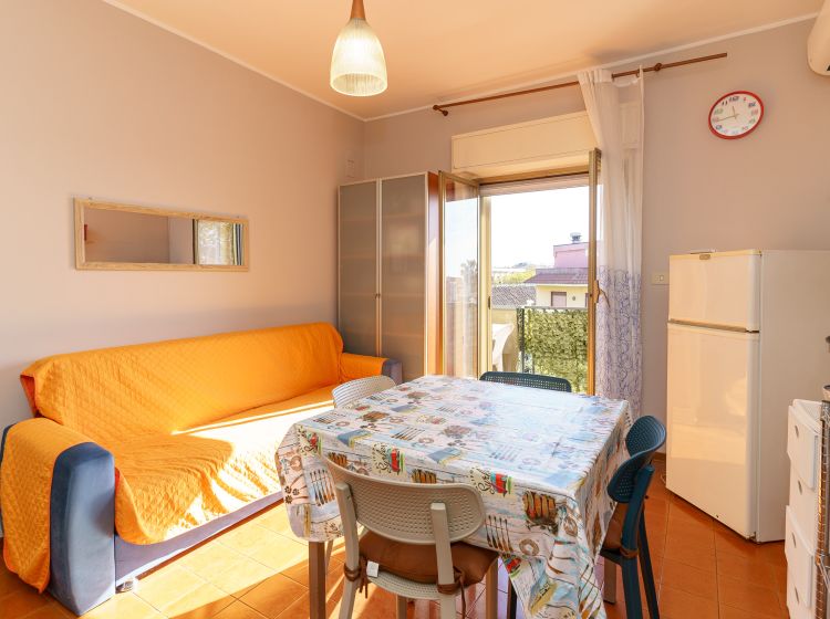 Bilocale in vendita, via Stazione  3, Aci Castello