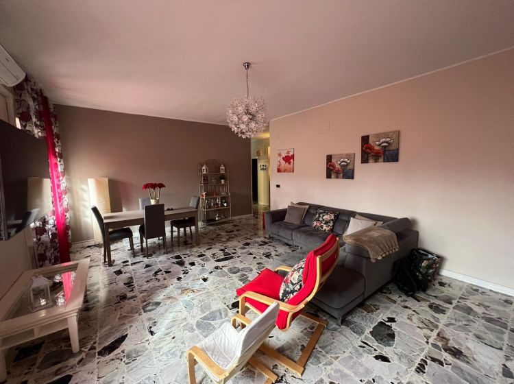 Trilocale in vendita, viale Vincenzo de Filippis  24, De Filippis, Catanzaro