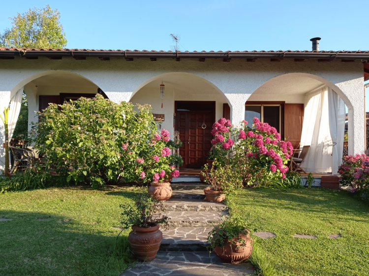 Villa in vendita, via P. Nenni  15, Motta Visconti