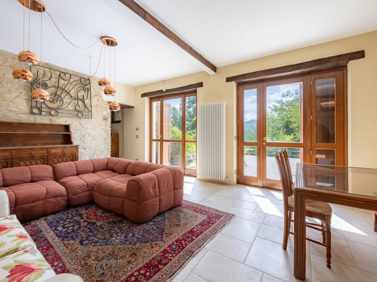 Villa in vendita, via Borine  51, Sinio
