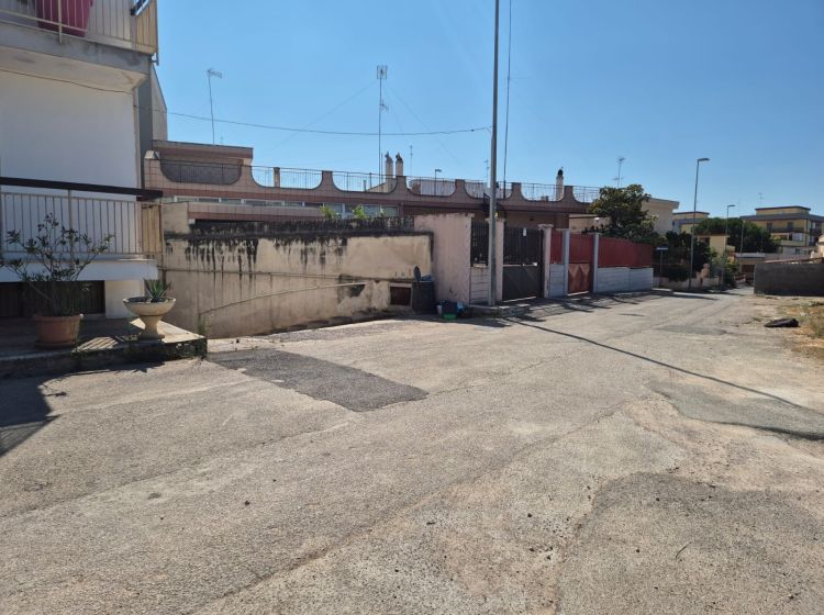 Magazzino o deposito in vendita, via Mentana, Bitonto