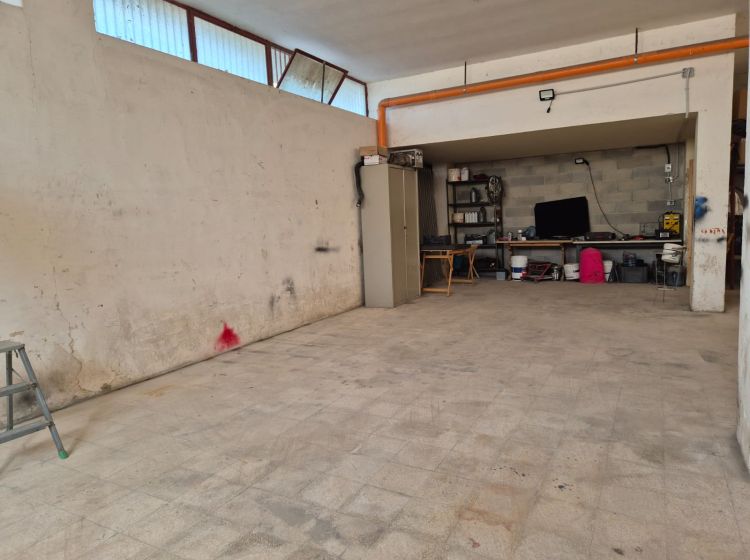 Magazzino o deposito in vendita, via Mentana, Bitonto