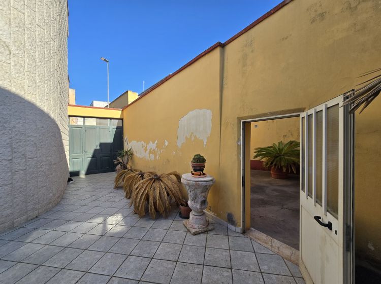 Stabile o palazzo in vendita, via Principe di Napoli  31, Carmiano