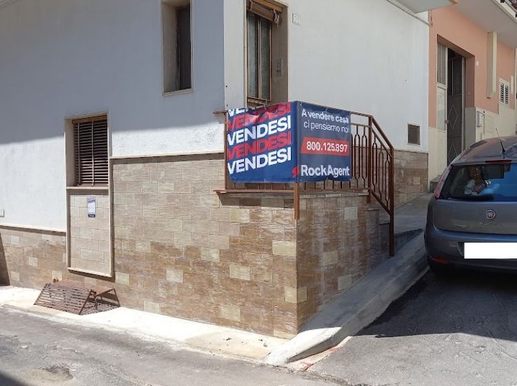Appartamento in vendita, via Giuseppe Parini  10, Ruffano