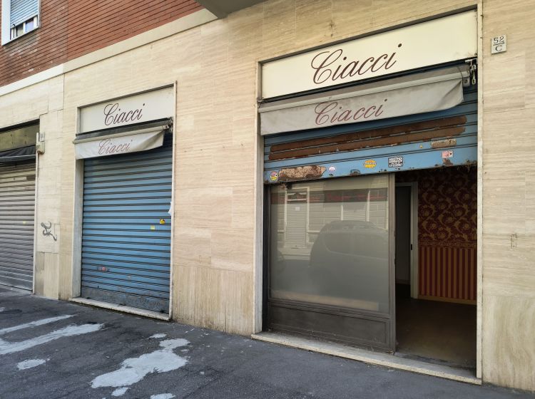 Negozio in vendita, via Oropa  52, Vanchiglietta, Torino