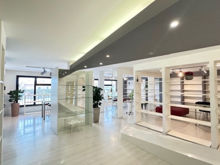 Showroom o open space in vendita, via Noventana  8, Noventa Padovana