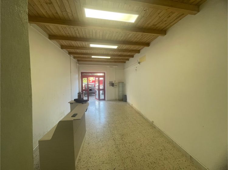 Negozio in vendita, Piazza Umberto I, Cerrelli, Altavilla Silentina