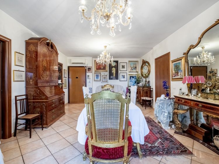 Trilocale in vendita, via Giorgio Bo  35, Aurelio, Roma