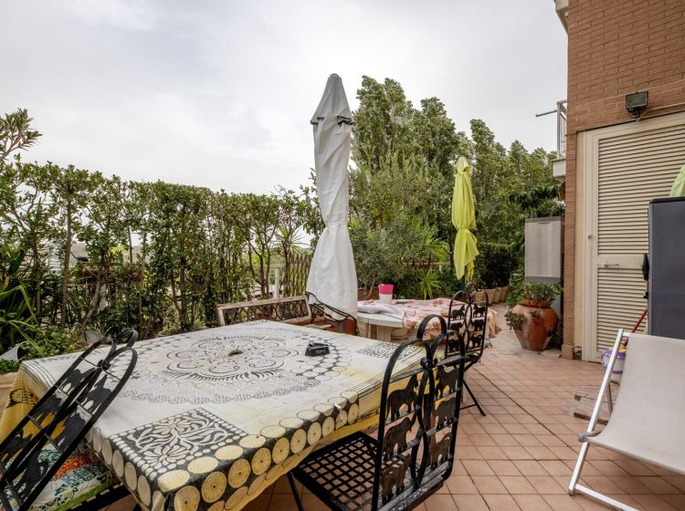 Trilocale in vendita, via Giorgio Bo  35, Aurelio, Roma