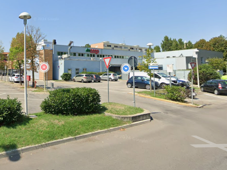 Centro commerciale in vendita, via Gramsci  211, Castello, Castel Maggiore